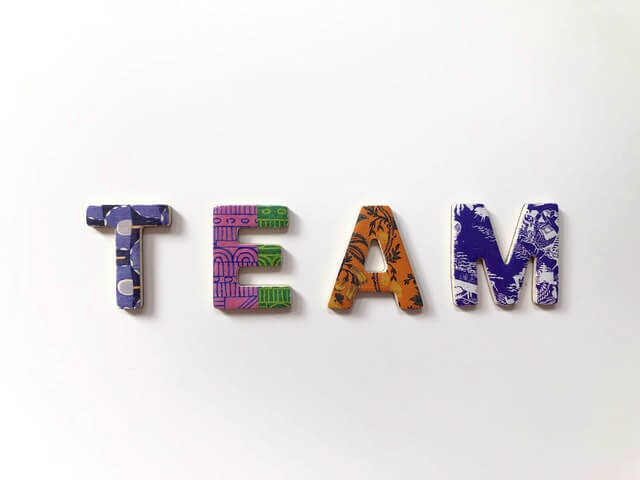 “Blog post summary: Build Your Sales Team Around Your Customers, Not Your Compensation Model